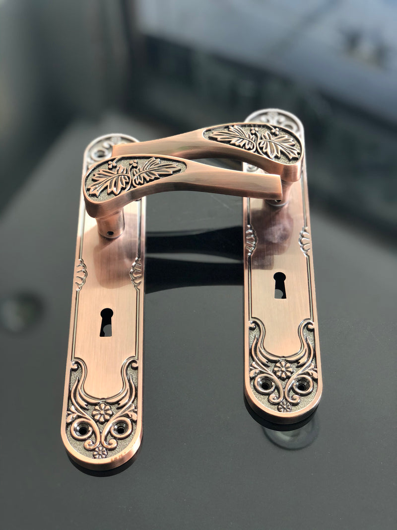 103 classic interior door handle set — brass